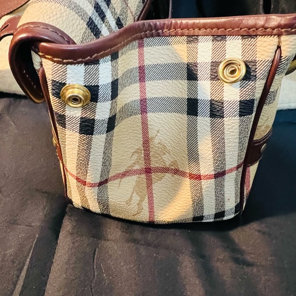 Vintage Burberry Haymaker Buckle Flap Coated Canvas Bag - Picture 7 of 11